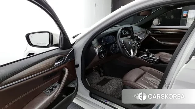 BMW 5 Series (G30) id 3460227 из Кореи 20