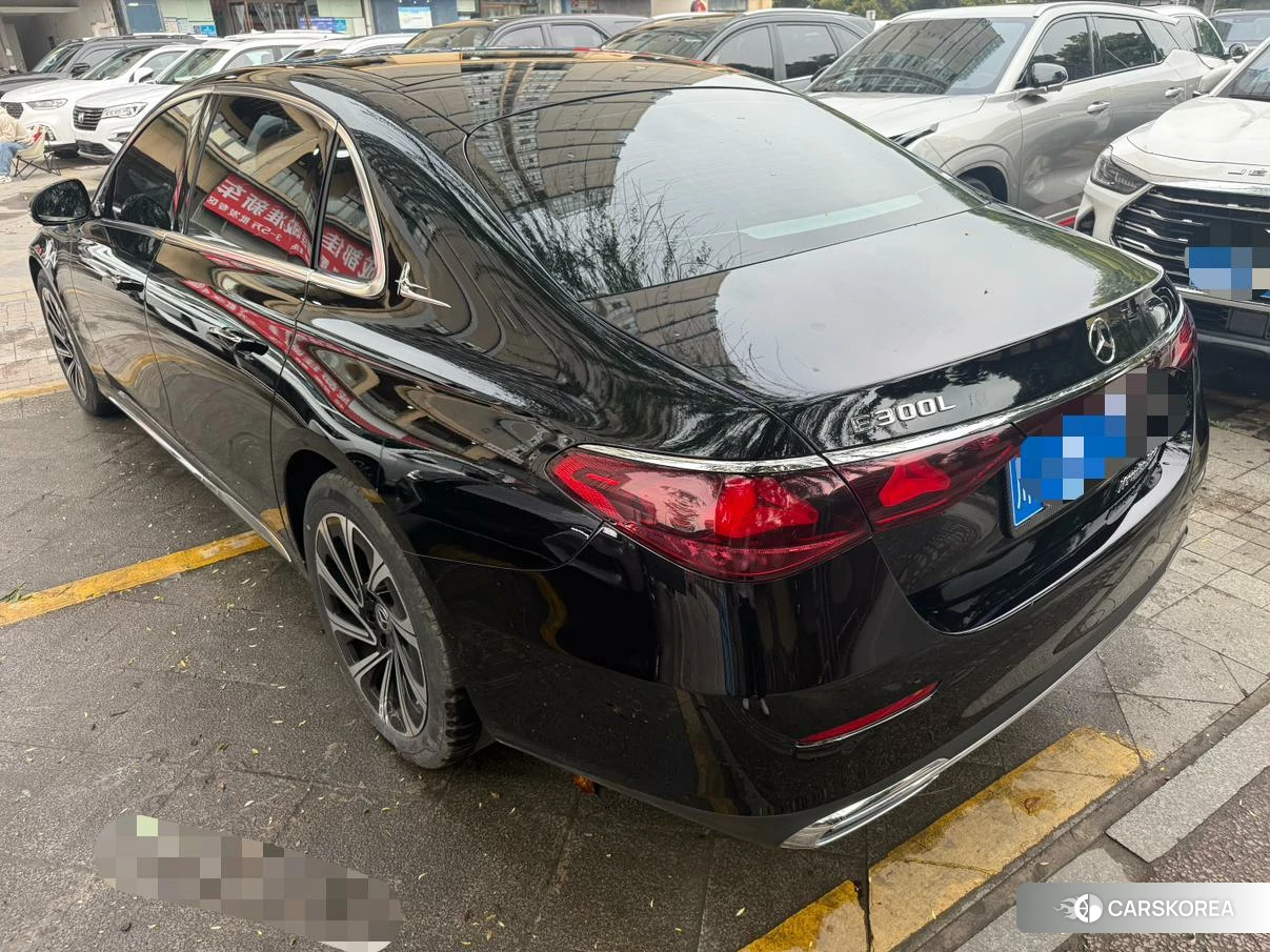 Mercedes-Benz E-class id 4426908 из Китая 14