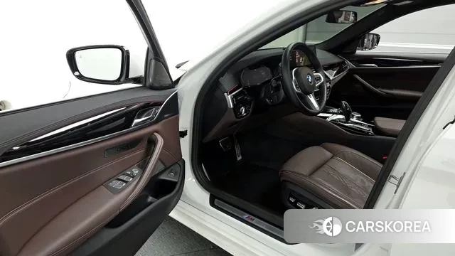 BMW 5 Series (G30) id 3645041 из Кореи 20