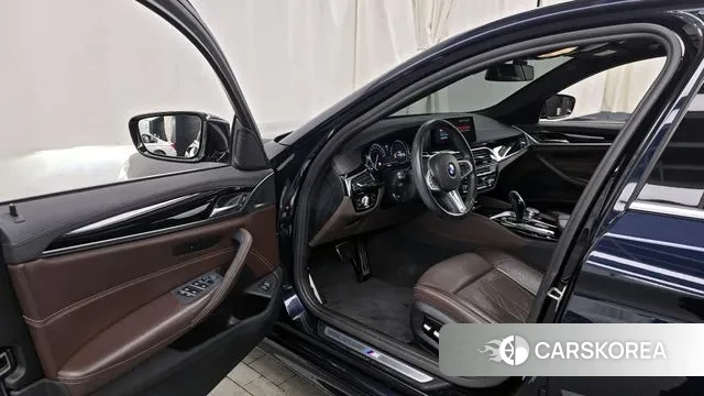 BMW 5 Series (G30) id 3449715 из Кореи 20