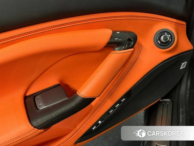 Ferrari F8 Spider id 4309852 из Кореи 20