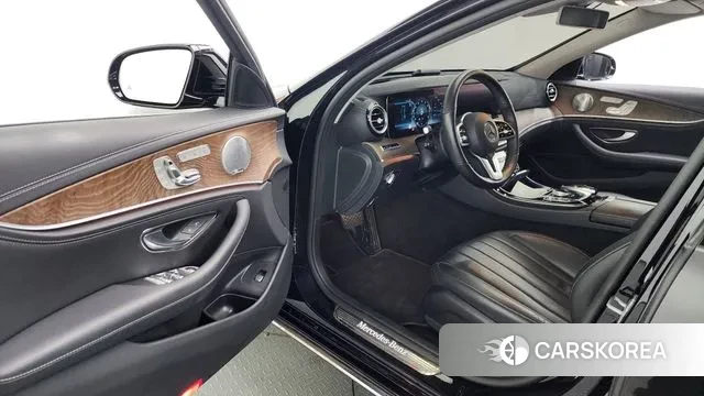 Mercedes-Benz E-Class W213 id 3736909 из Кореи 20