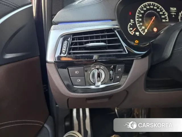 BMW 5 Series (G30) id 3520108 из Кореи 15