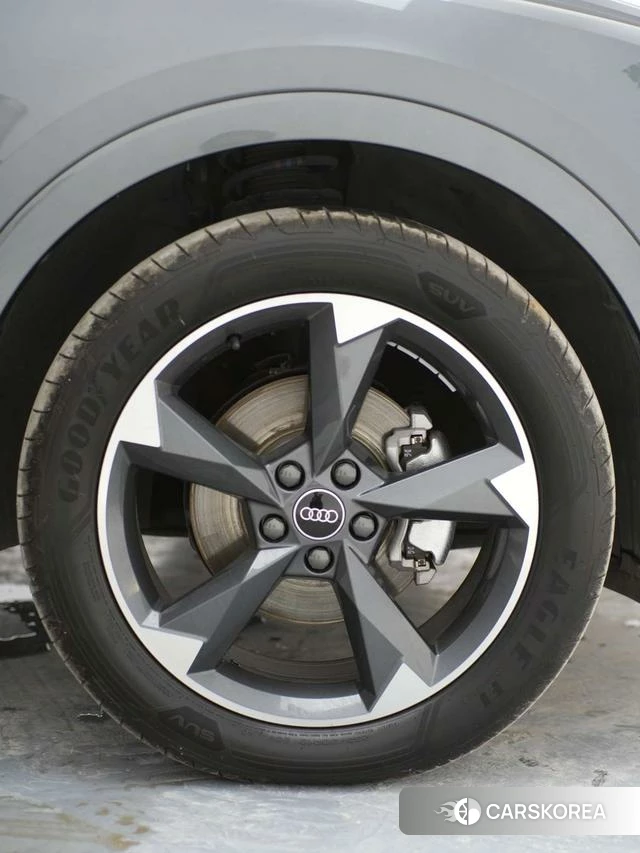 Audi Q3 id 4307745 из Китая 32