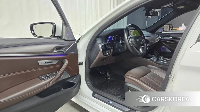 BMW 5 Series (G30) id 3880214 из Кореи 20