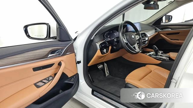 BMW 5 Series (G30) id 4855960 из Кореи 34