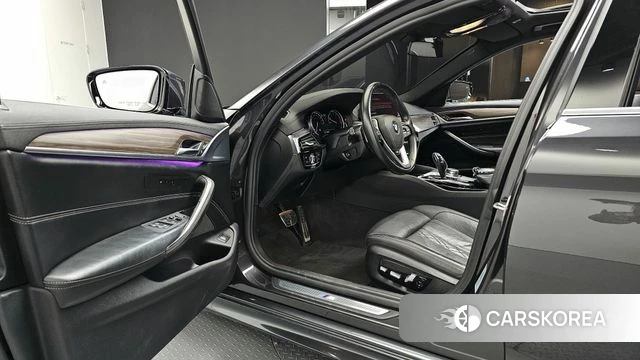 BMW 5 Series (G30) id 3925127 из Кореи 20