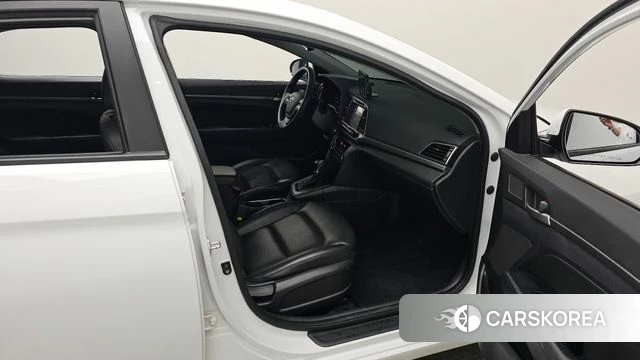 Hyundai Avante AD id 4605260 из Кореи 31