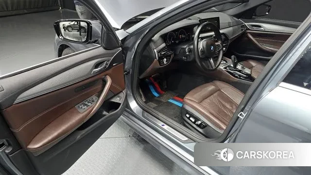 BMW 5 Series (G30) id 3612428 из Кореи 20