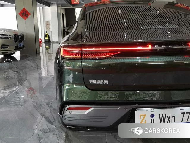 Geely Galaxy Galaxy Sparkle 8 PHEV id 4220909 из Китая 29