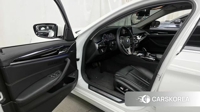 BMW 5 Series (G30) id 3899672 из Кореи 20