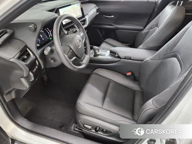 Lexus UX300h id 3365288 из Кореи 20