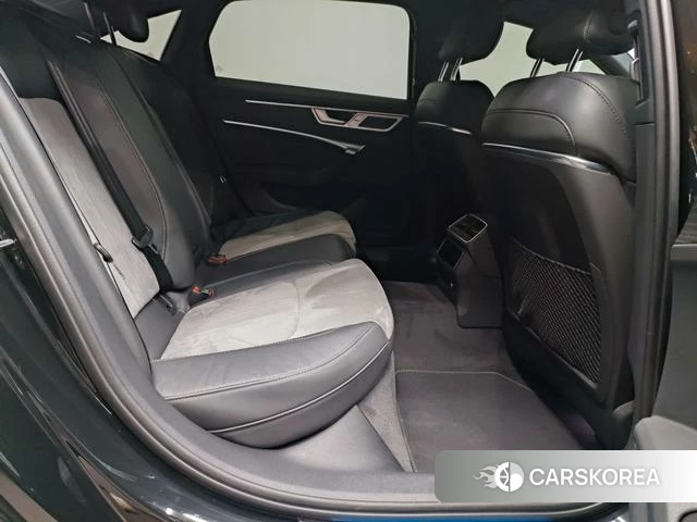 Audi A6L id 4216945 из Китая 25