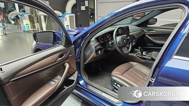 BMW 5 Series (G30) id 3044824 из Кореи 20