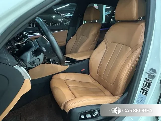 BMW 5 Series (G30) id 3027585 из Кореи 17