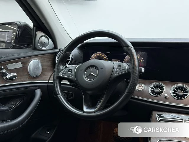 Mercedes-Benz E-class id 4209929 из Китая 11