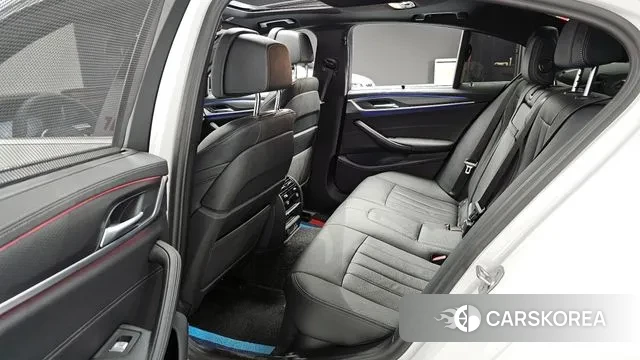 BMW 5 Series (G30) id 3388927 из Кореи 20