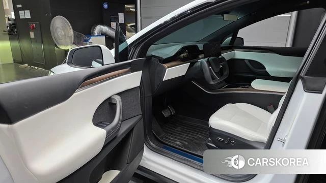 Tesla Model X id 4853729 из Кореи 34