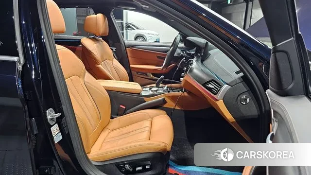 BMW 5 Series (G30) id 3555575 из Кореи 20