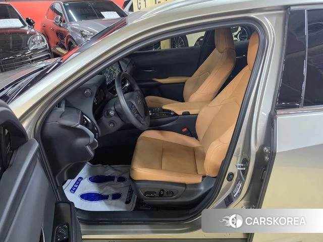 Lexus UX300h id 4695677 из Кореи 18