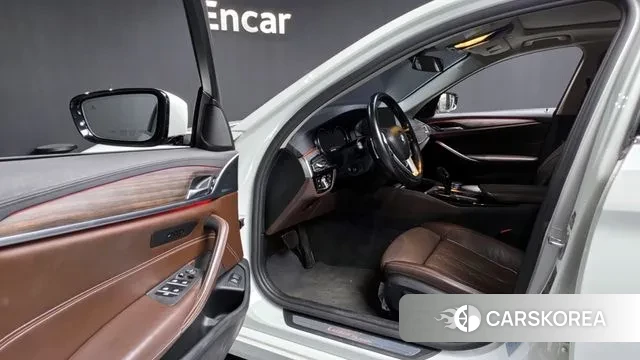 BMW 5 Series (G30) id 3055669 из Кореи 20