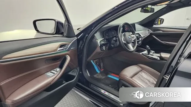 BMW 5 Series (G30) id 3541168 из Кореи 20