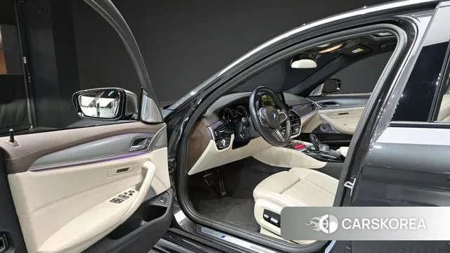 BMW 5 Series (G30) id 3687456 из Кореи 20