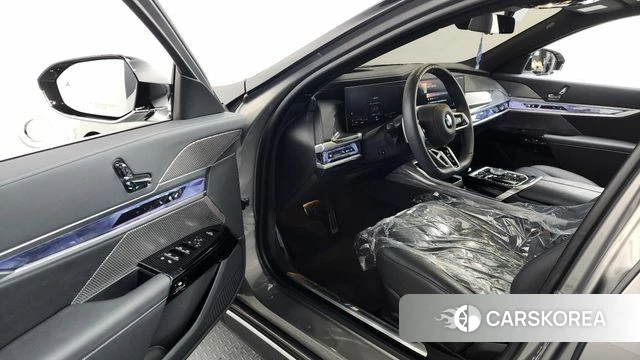 BMW 7 Series (G70) id 4280153 из Кореи 33
