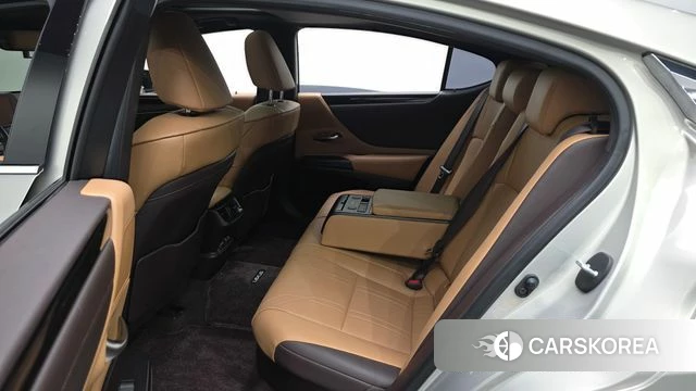 Lexus ES300h 7th generation id 4424311 из Кореи 35