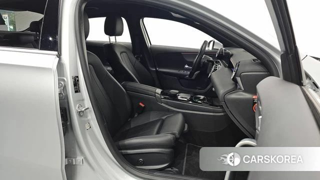 Mercedes-Benz A-Class W177 id 4292510 из Кореи 32