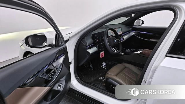 BMW 5 Series (G60) id 3817187 из Кореи 20