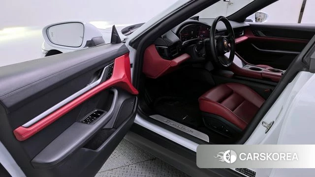 Porsche Taycan id 4344387 из Кореи 33