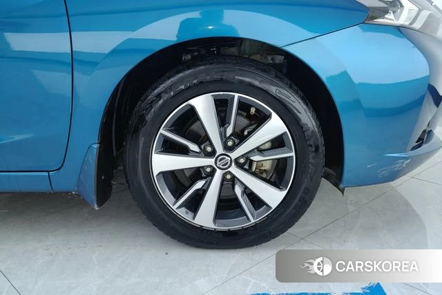 Nissan Bluebird id 4221596 из Китая 17