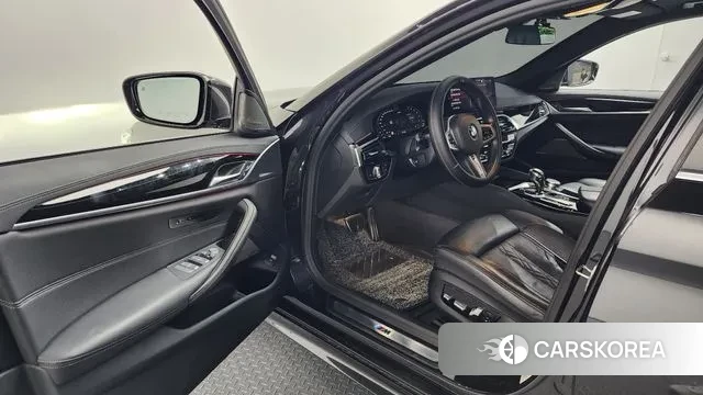 BMW 5 Series (G30) id 3350086 из Кореи 20