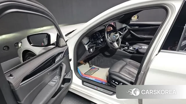 BMW 5 Series (G30) id 3453329 из Кореи 20