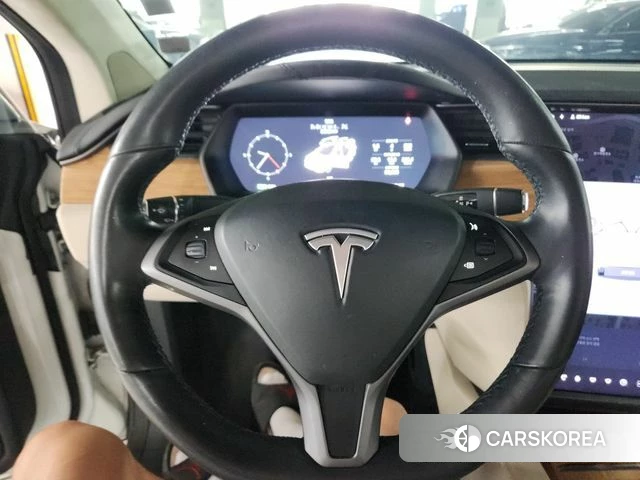Tesla Model X id 4465330 из Кореи 20