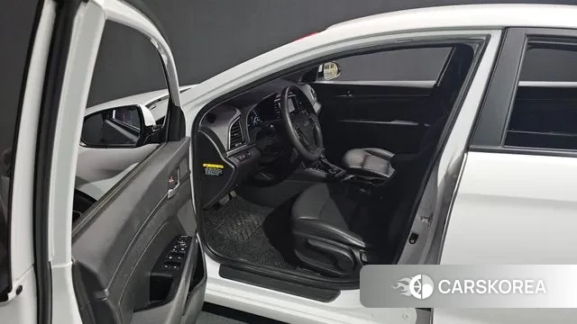 Hyundai Avante AD id 3627311 из Кореи 20