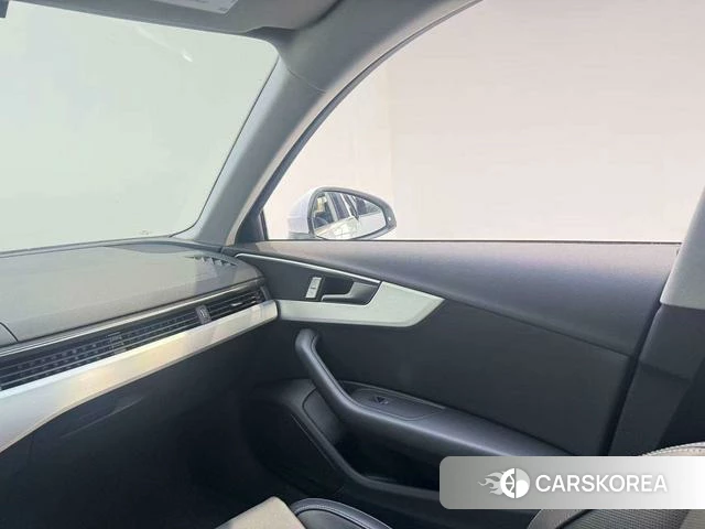 Audi A4L id 4301132 из Китая 19