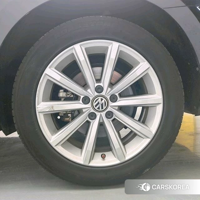 Volkswagen Magotan id 4235885 из Китая 20