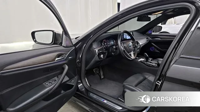 BMW 5 Series (G30) id 3631951 из Кореи 20