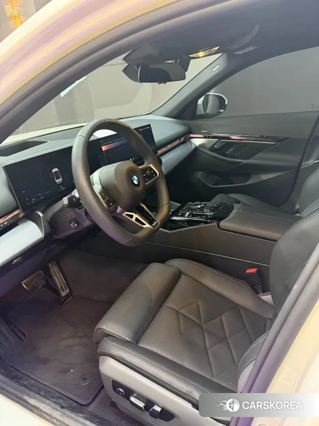 BMW 5 Series (G60) id 3609979 из Кореи 20