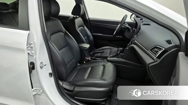 Hyundai Avante AD id 3515225 из Кореи 20