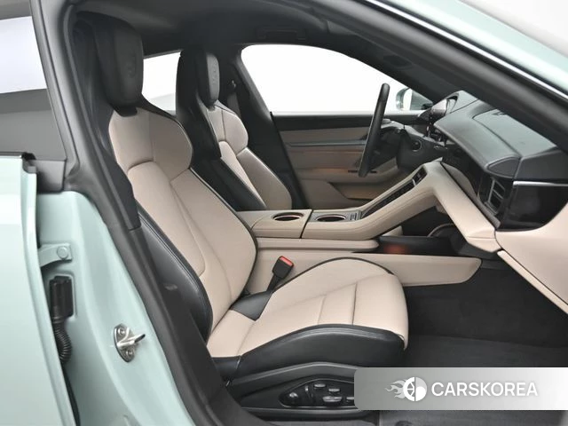 Porsche Taycan id 3850151 из Кореи 20