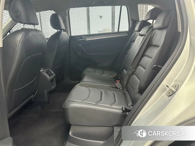 Volkswagen Tiguan L id 4241973 из Китая 10
