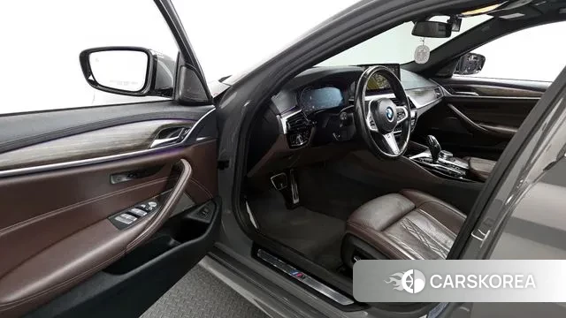 BMW 5 Series (G30) id 3665884 из Кореи 20