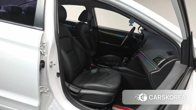 Hyundai Avante AD id 3834911 из Кореи 20