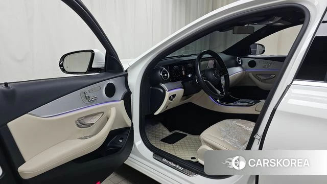 Mercedes-Benz E-Class W213 id 4195878 из Кореи 30