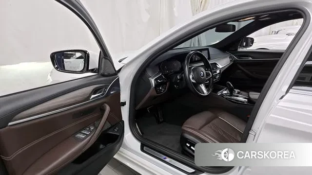 BMW 5 Series (G30) id 3335819 из Кореи 20