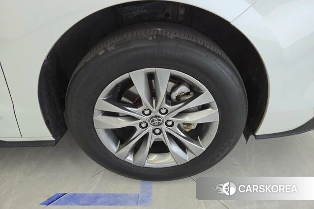Toyota Saina id 4297532 из Китая 17