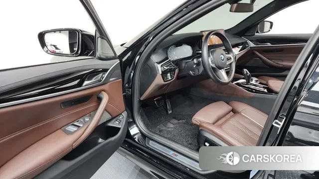 BMW 5 Series (G30) id 3341873 из Кореи 20